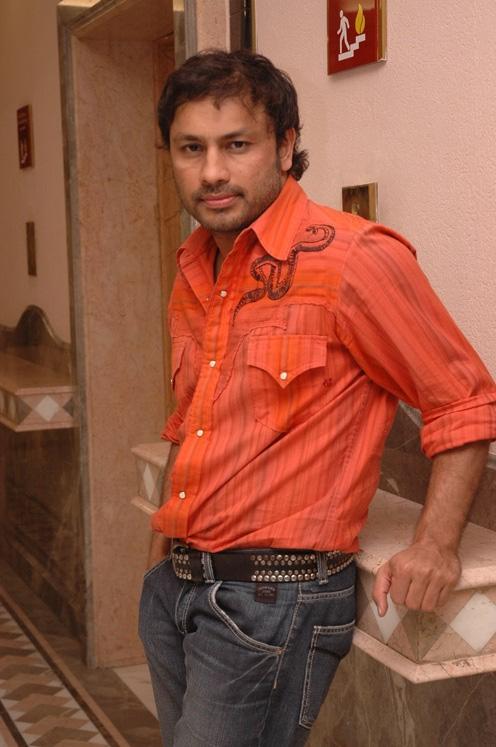 Najam Sheraz - profile, interview & pictures